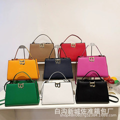 Bagsクロスボーダー2025世家の新型ファッション百合は、手持ちの肩に斜めにまたがってファッションの流行にまたがっています。
