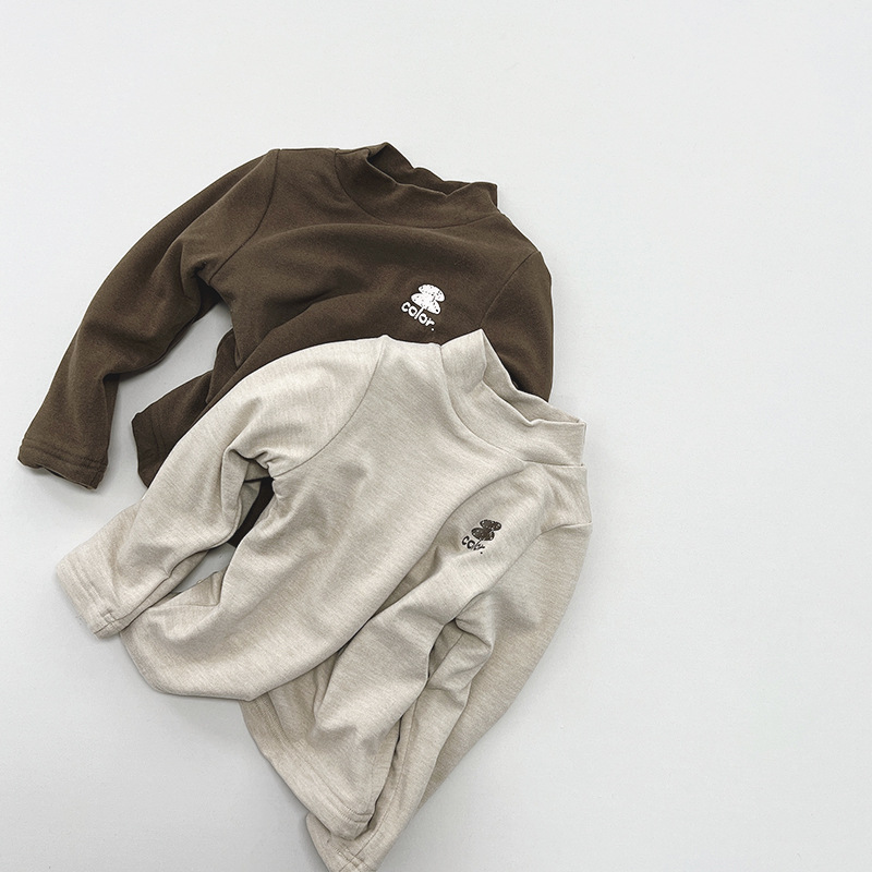 Camisa de fondo con forro polar para niñas simple para todo el Partido 2024 Invierno nuevos niños calientes Top niños estilo coreano ropa para niños moda
