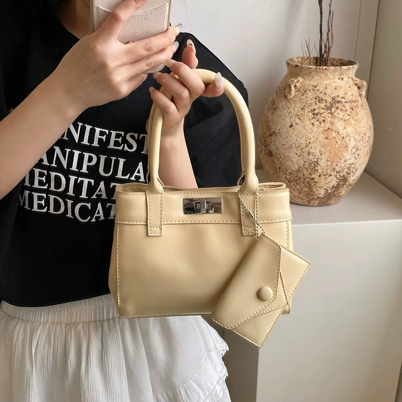 Сумка через плечо (one-shoulder), модная сумочка, в цветах фуксия, чёрный, белый, жёлтый