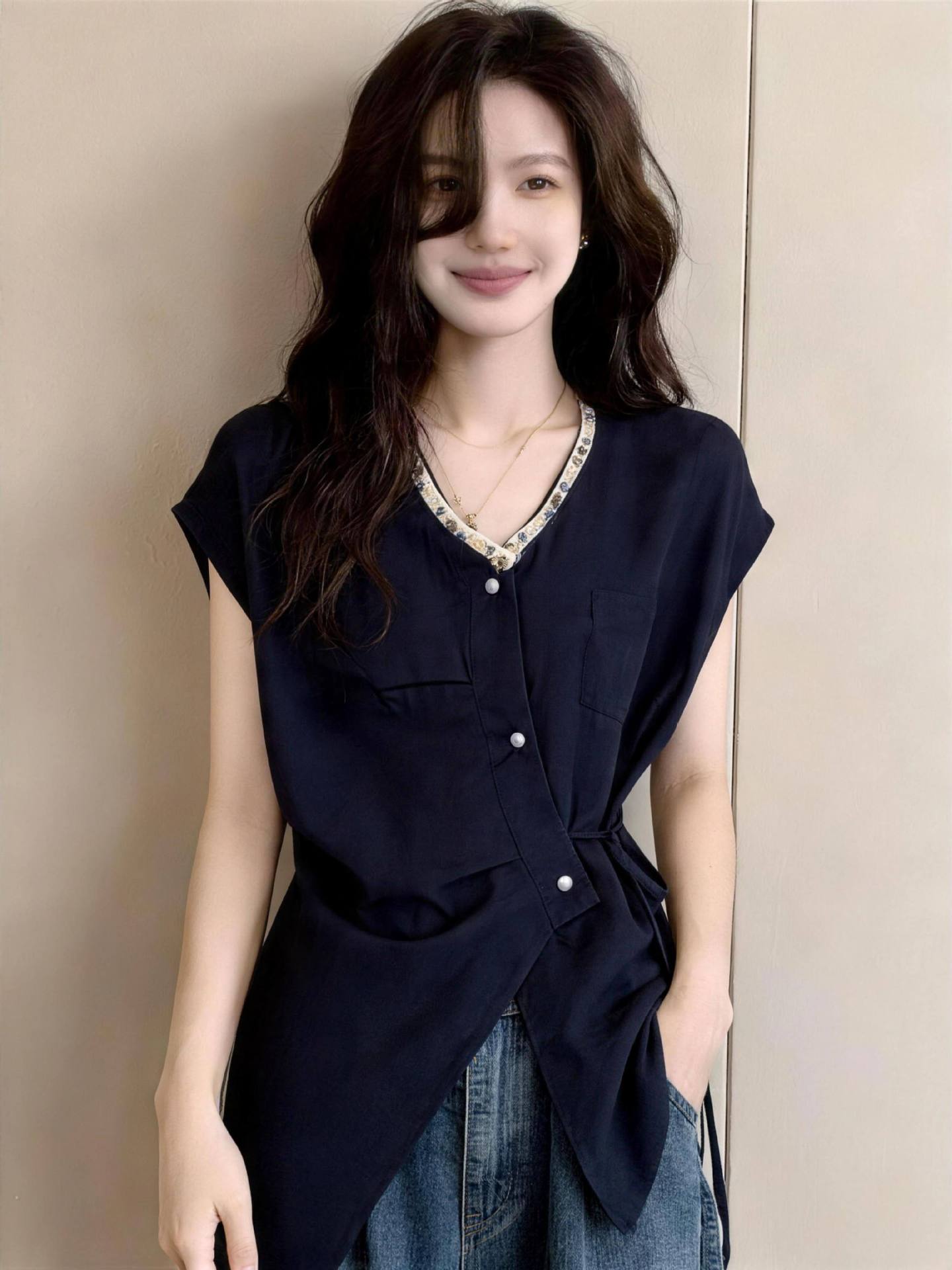Áo sơ mi ngắn tay nữ dây buộc cổ điệu đà, phong cách nhẹ nhàng, thiết kế thanh lịch tôn dáng — Xanh lông mòng đen