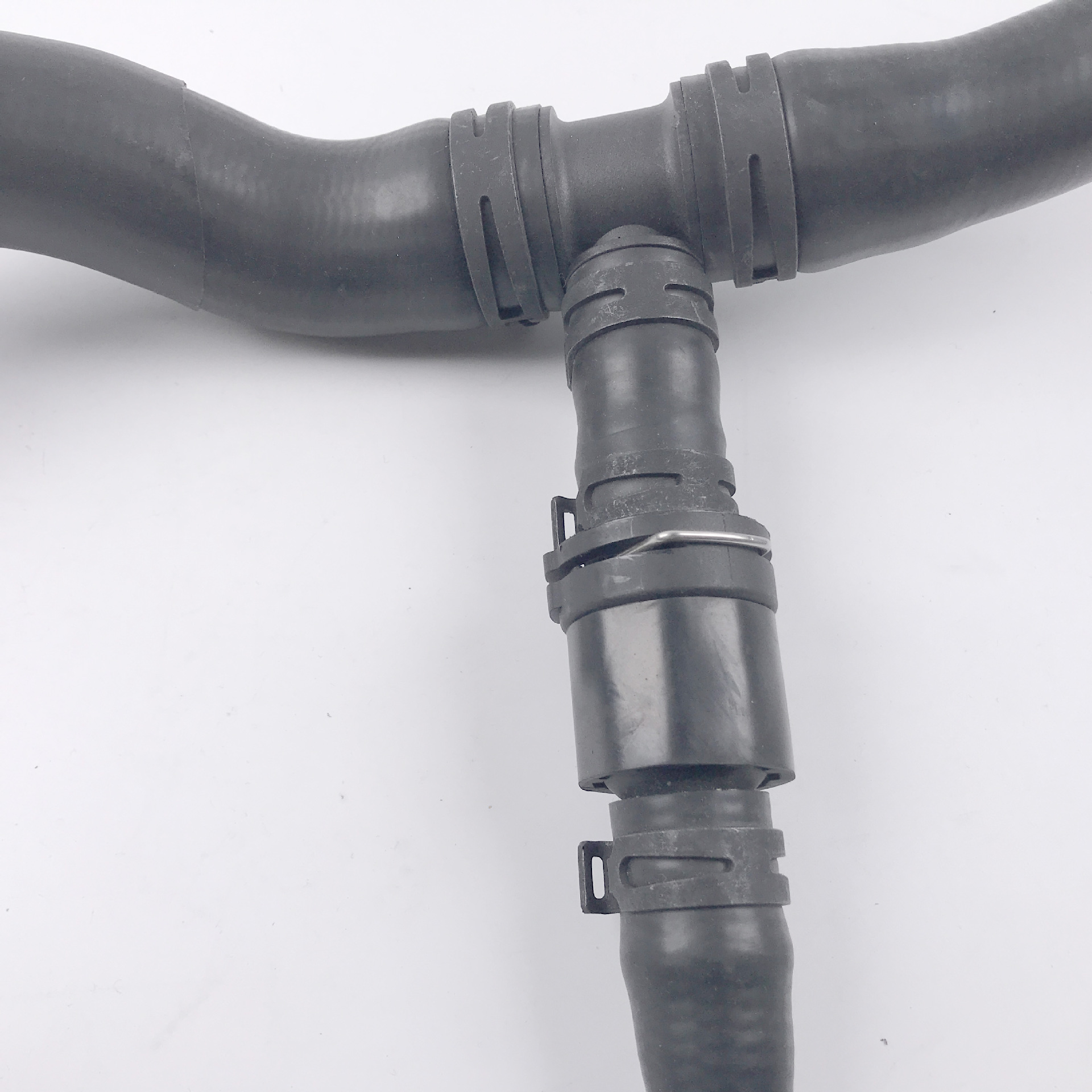 Suitable for Audi Q3 Water Tank Upper Water Pipe Coolant Hose 5N0122101R