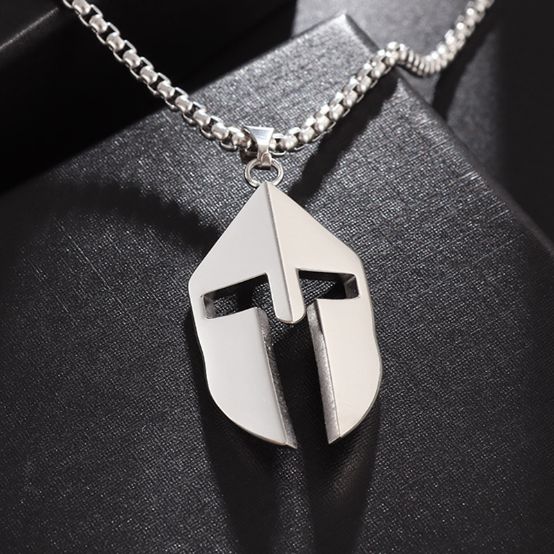 Herenketting met spartaanse krijger masker hanger van titanium_voghion.com