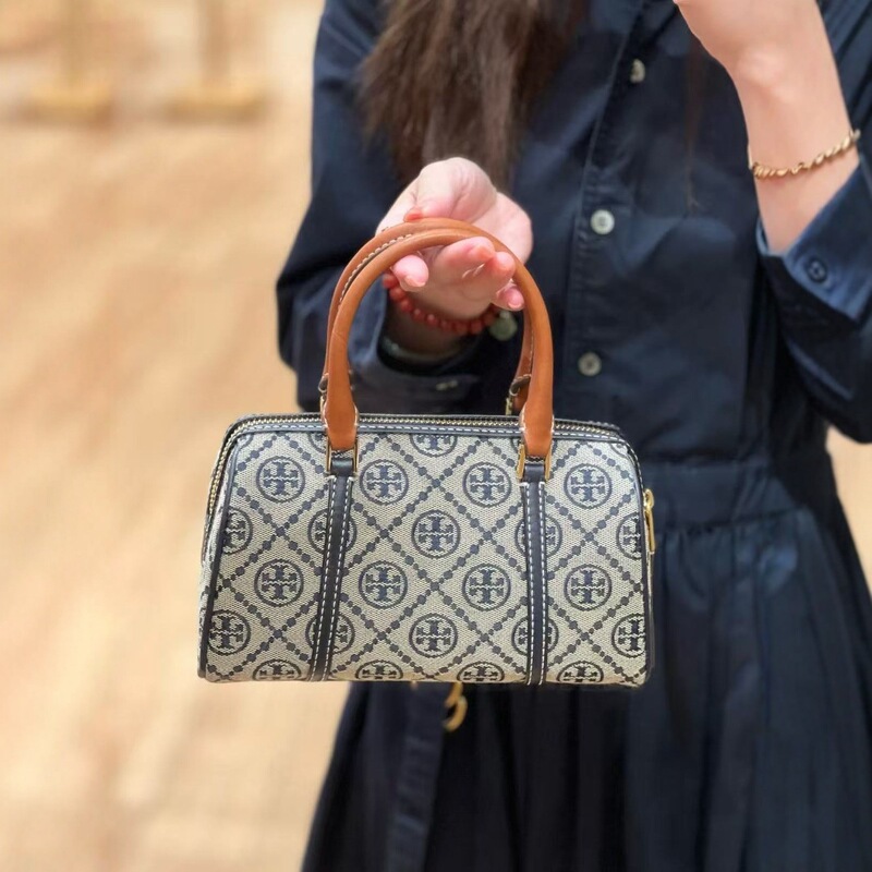 2025Tb New Boston Pillow Bag Classic Printed Portable Cowhide Crossbody Bag Fashionable and Easiest for Match Shoulder Women's Bag