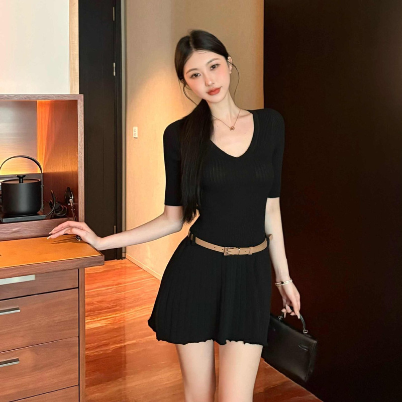 Black V-Neck Short-Sleeve Knit Dress for Women, Summer Style, Elegant Slim-Fit Waist-Cinching Design, Slimming A-Line Short Dress