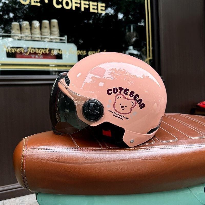 Cute certified electric bike helmet, autumn and winter motorcycle helmet for men and women, half helmet, cold-resistant, suitable for all seasons, and provides warmth in winter