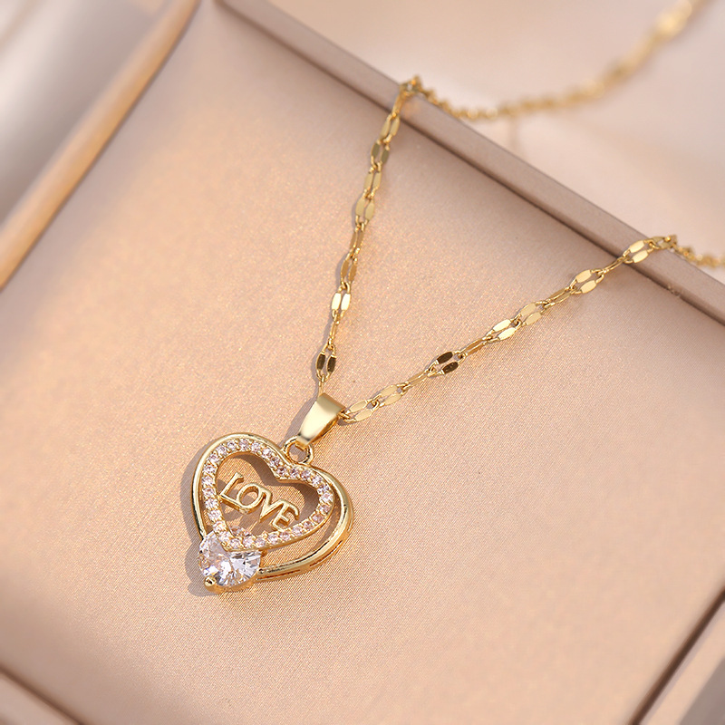 Heart Shape Pattern Women's Gender Wholesale Jewelry Sweet Heart Shape Titanium Steel Diamond Pendant Necklace