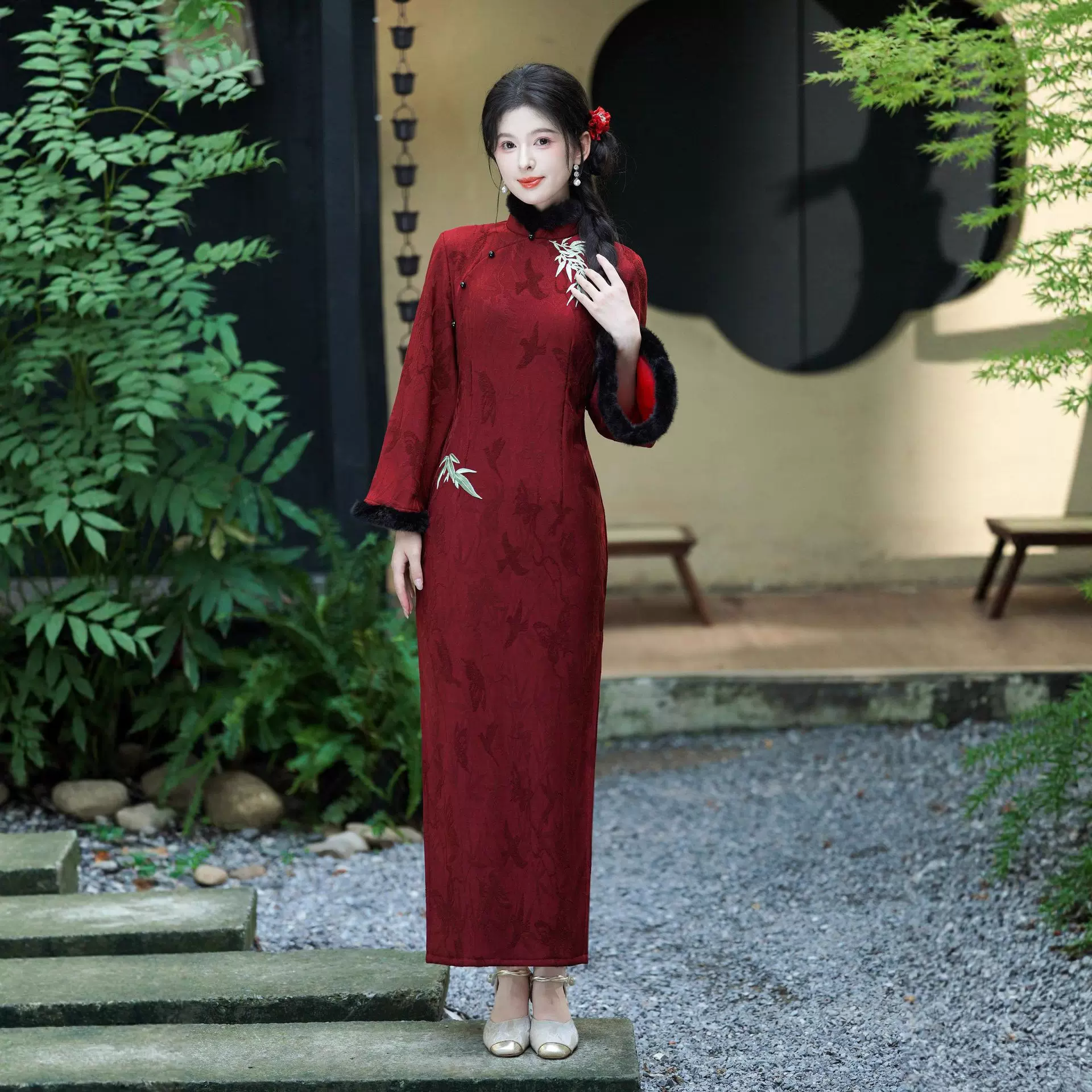 针织绒提花超柔2025冬季新款时尚改良新中式日常安哥拉红长袖旗袍