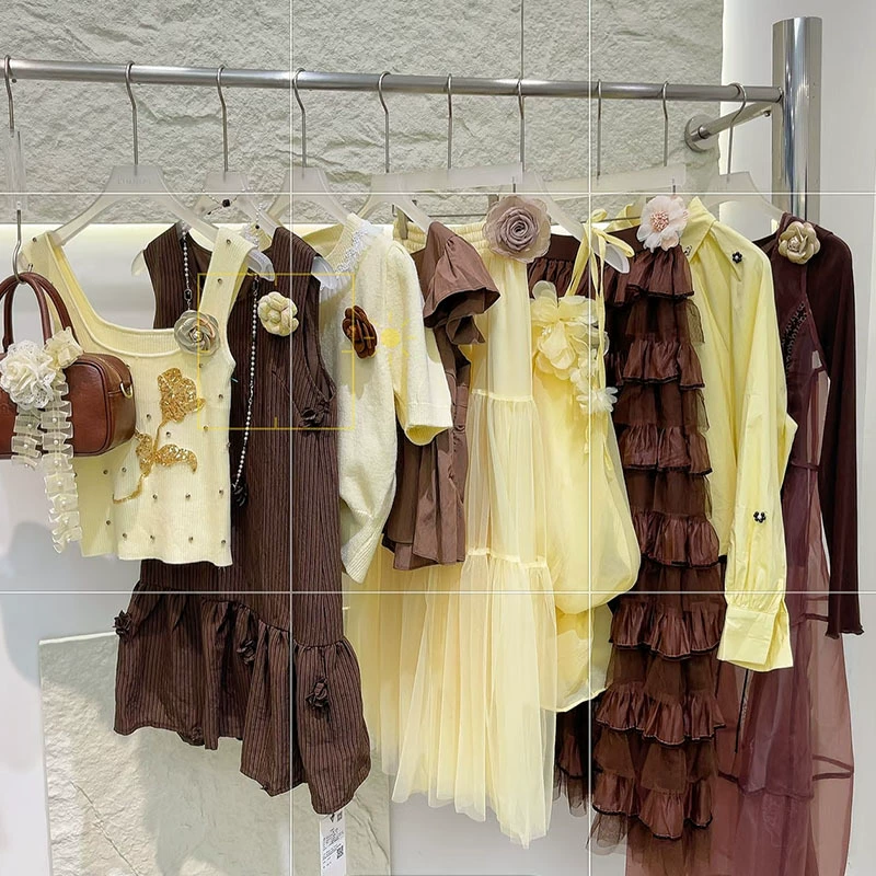 2025 Summer Four Seasons Green Женская желтая дизайнерская марка снимает хвостовые товары