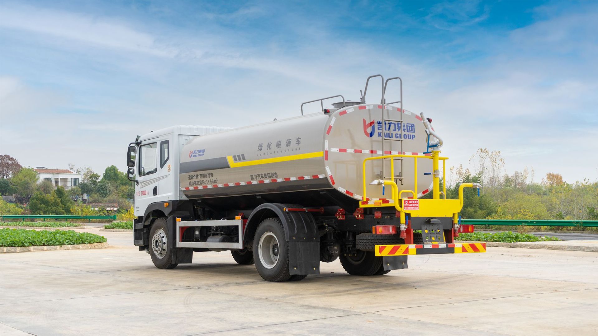 Dongfeng Huashen 15-Ton Sprinkler Truck, Greening Spray Truck, Water Transport Truck, Construction Site Dust Suppression Truck, Fog Cannon Truck, Chengli Water Tank Truck