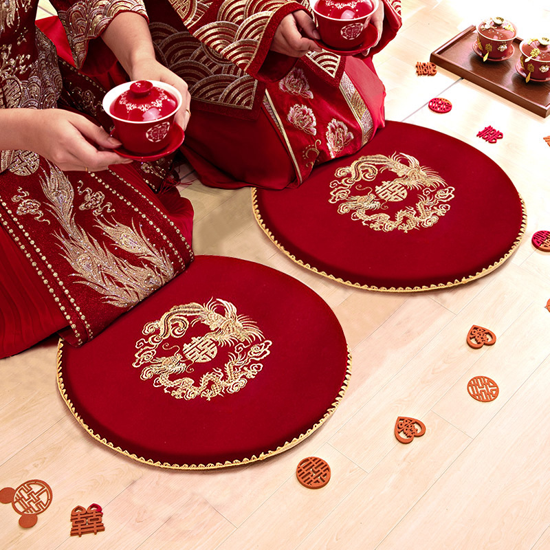 Suministros de Boda boda tostada té estera boda de rodillas culto Xi estera engrosada rojo festivo estilo chino Fu estera al por mayor