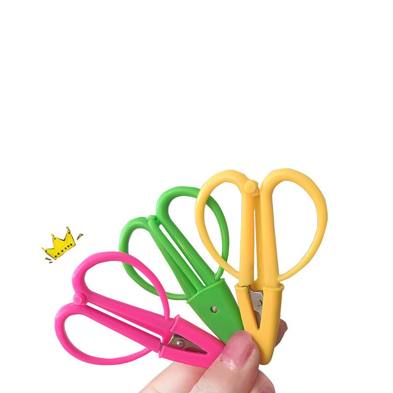 Handheld small safe scissors, with embroidery