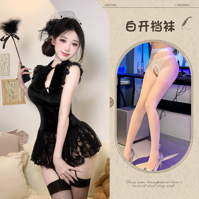 치파오 슈트 + 흰색 가랑이 없는 양말