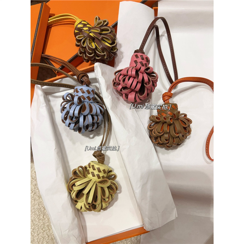 miu系同款流苏花朵包挂件手工真皮女士挂饰高级感皮质钥匙扣配饰|undefined