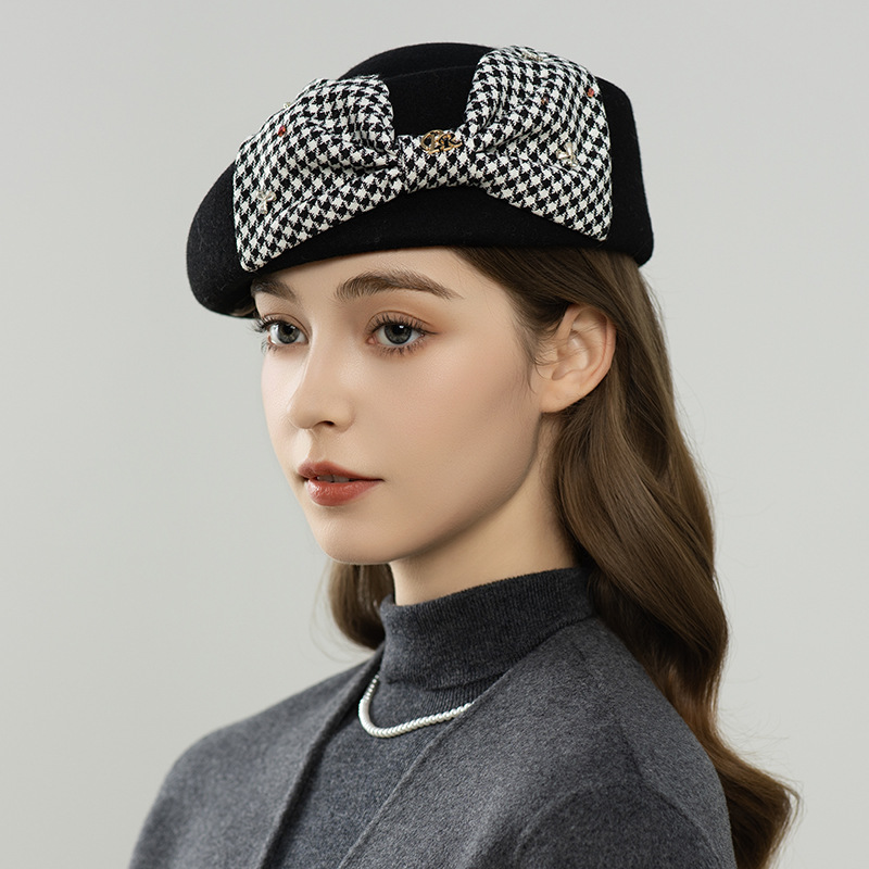 Mũ beret len nữ vành lật kẻ caro nơ phong cách Anh quốc ấm áp — đen