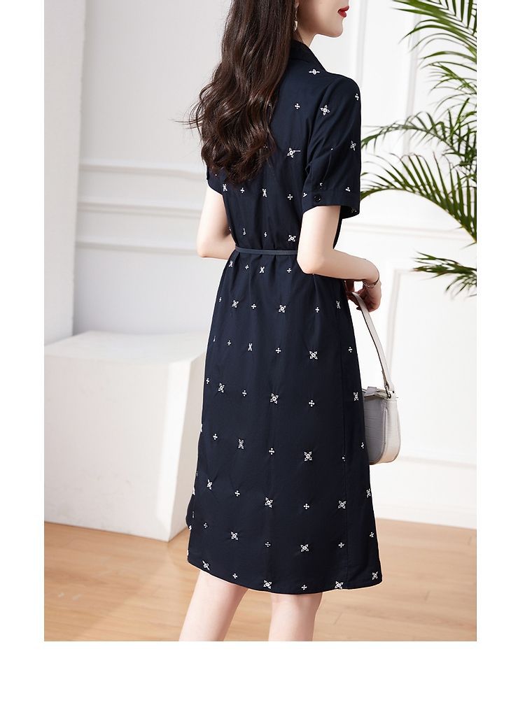 Váy sơ mi nữ cổ POLO tay ngắn in họa tiết thắt eo — màu xanh hải quân chi tiết 5