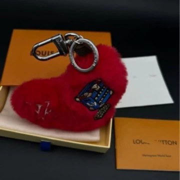 Новый товар M03171 LOUIS Vuitton Любовь сердце кураж любовь персиковое сердце украшение сумки