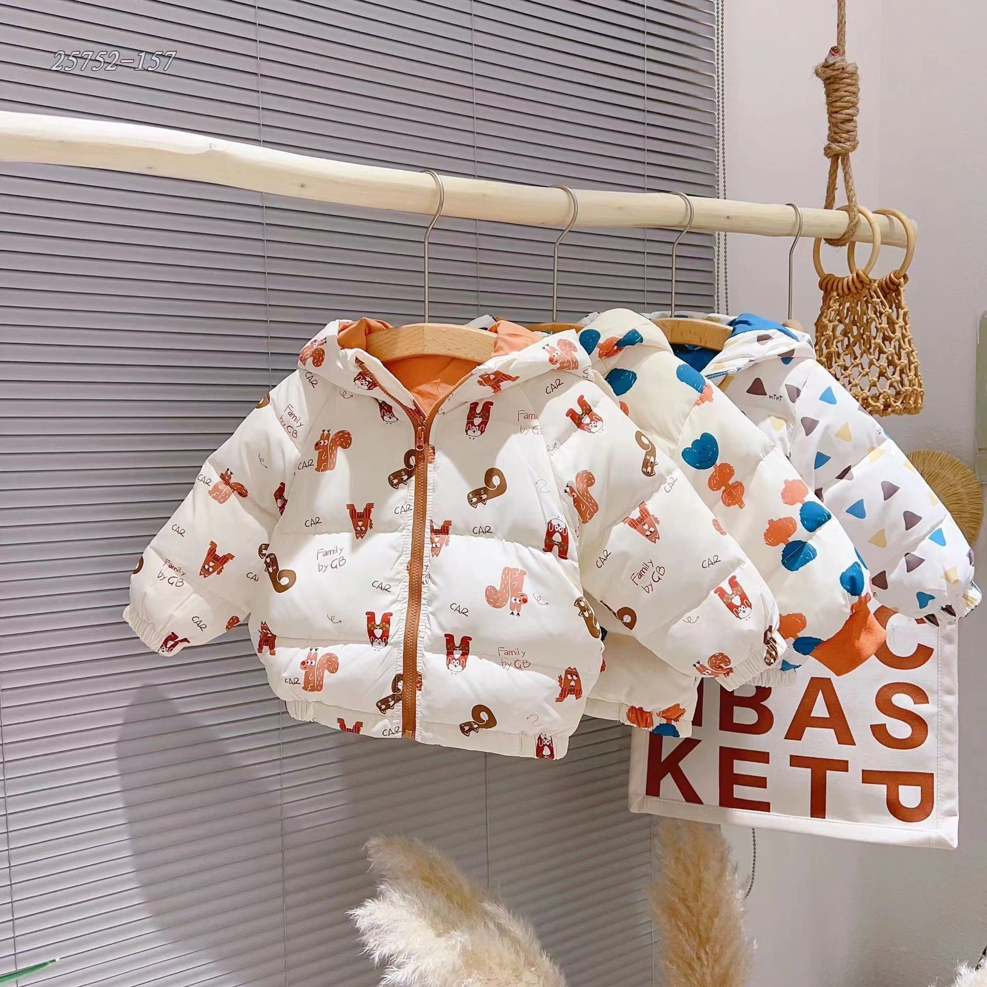 史努比儿童羽绒服工厂外贸尾单杂款男女童混批走份批发童装供应链