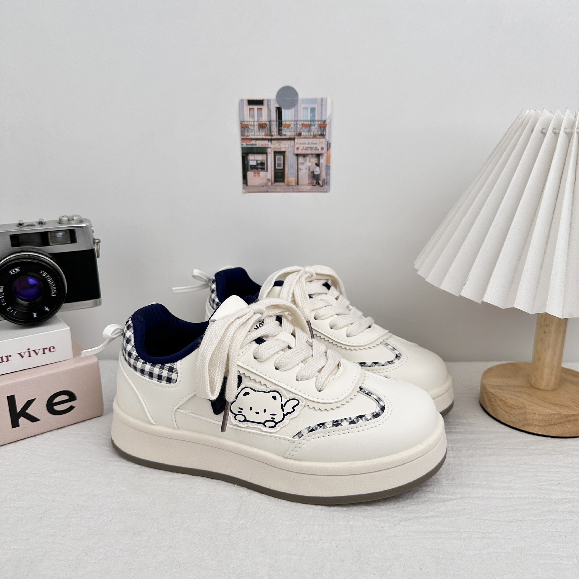 Zapatos casuales de ondas distantes para estudiantes 2025 nuevo nicho explosivo enorme hermoso adorable suela gruesa zapatos de skate de altura