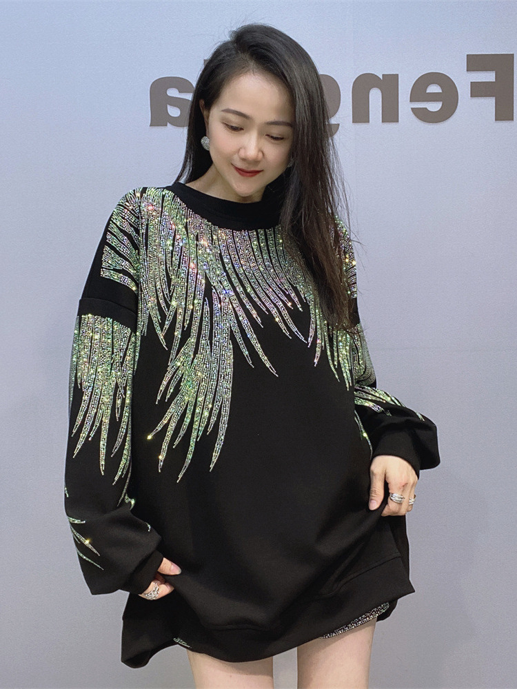 Tamaño extra grande 200 kg hombros sueltos suéter de gran tamaño mujer otoño e invierno diamante brillante cuello redondo camiseta de manga larga estilo perezoso