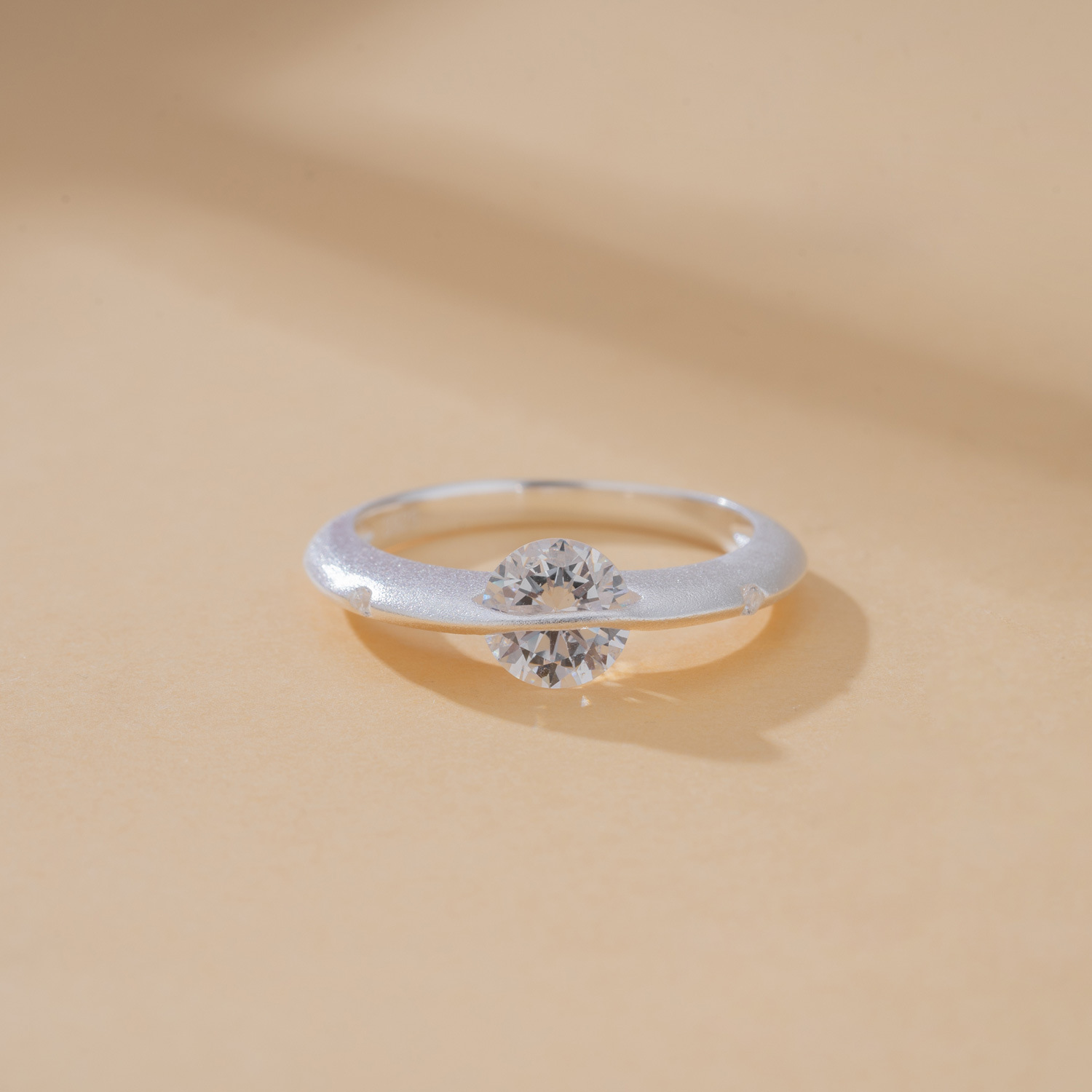 s925 スターリングシルバーつや消し宇宙星回転可能なリング惑星点滅ニッチデザインライト高級ハイエンドリング