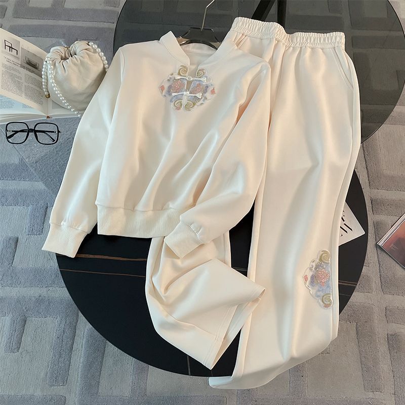 Sports suit