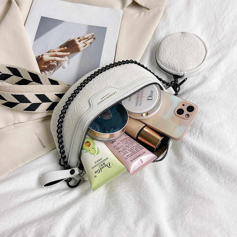 Bolsa de pecho de mujer súper popular 2023 Internet celebridad pequeña bolsa moda casual crossbody bolsa de cintura fácil de combinar bolsa de hombro bolsa de pecho de mujer