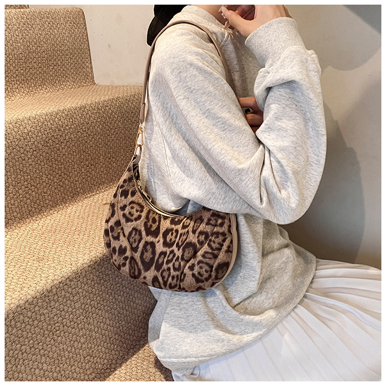 Leopard print cross-border niche bags for women, versatile and fashionable new retro underarm bag, stylish and individual commuting single-shoulder bag undefined