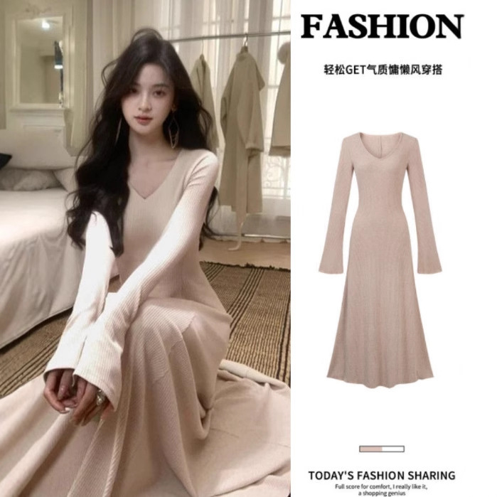 Khaki V-Neck Long-Sleeve Knit Dress, Long Style for Early Spring, Gentle and Stylish for Petite Figures, Very Attractive, Bodycon Long Dress