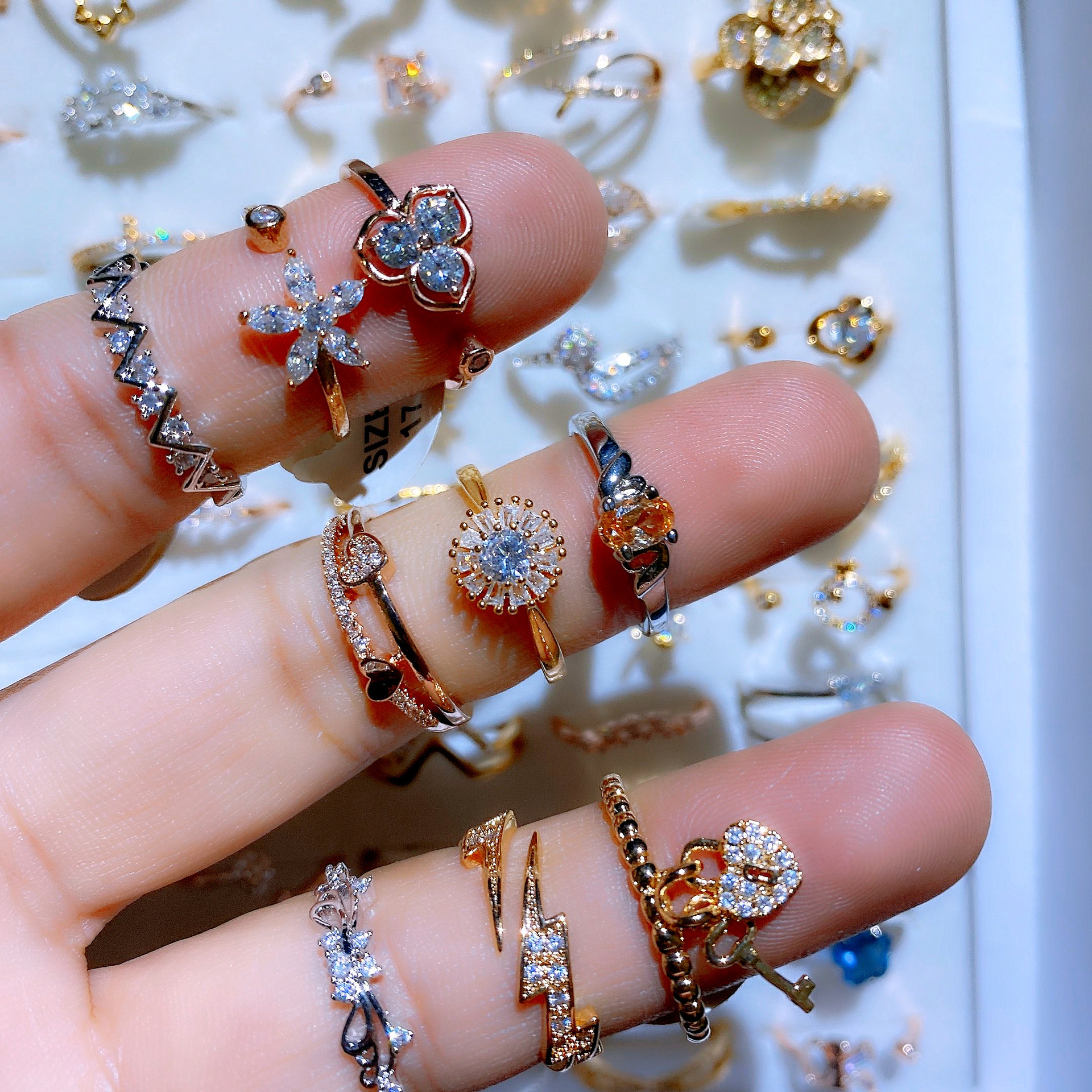 Anelli minimalisti in zircone e rame da donna gioielli_voghion.com