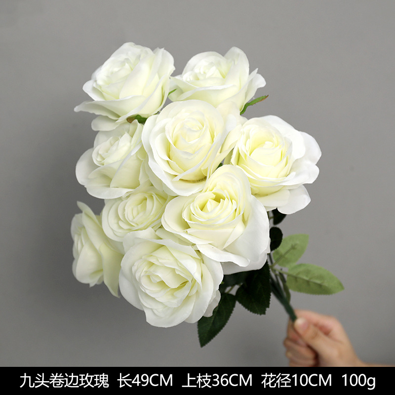 Nine -headed roll roses
