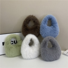 跨境新款腋下包包女高级感大容量毛绒绒百搭手提单肩包学生毛毛包