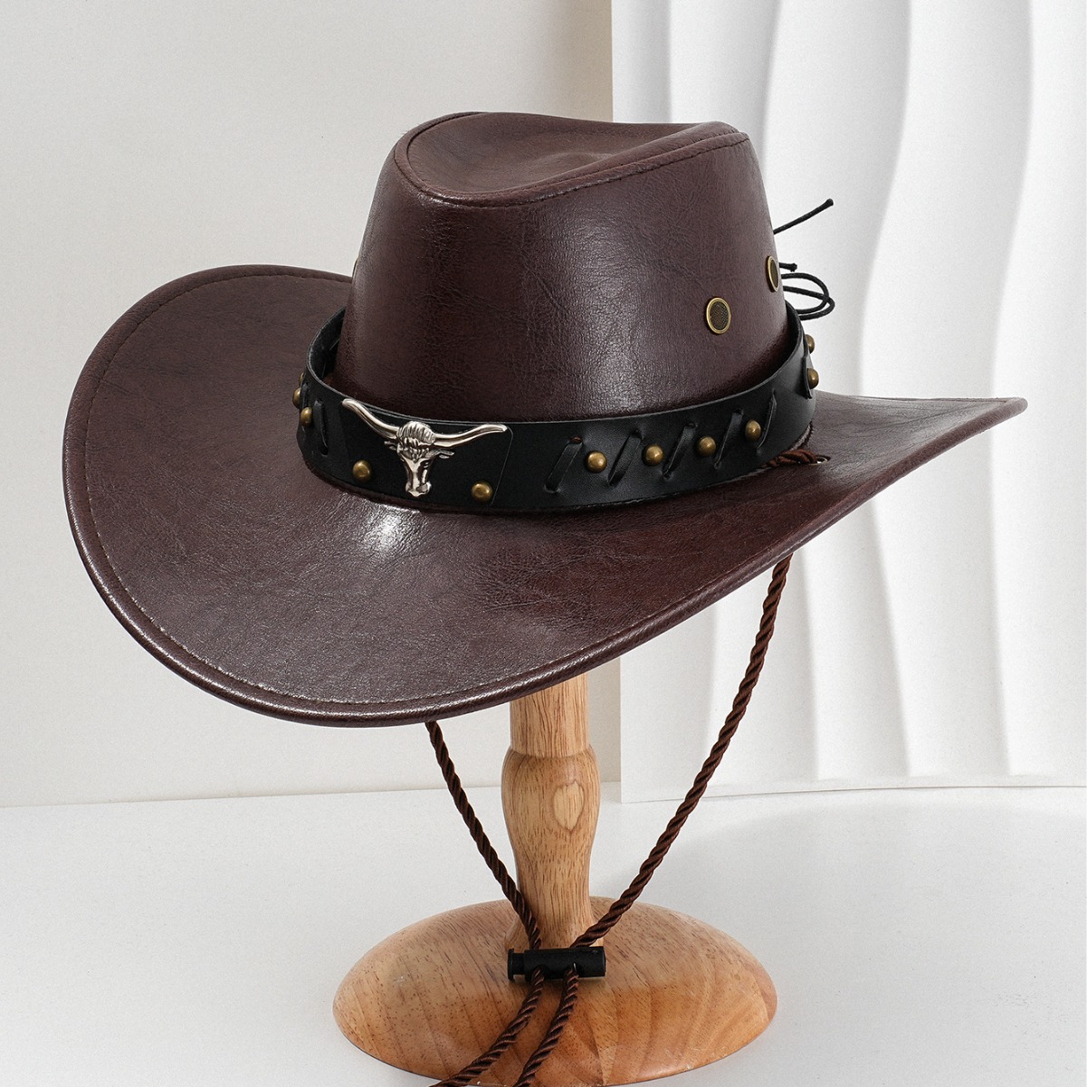 Explosiones transfronterizas de estilo masculino y masculino de piel PU sombrero de vaquero único punk cabeza de vaca cuero metal remaches cinturón fiesta de campamento
