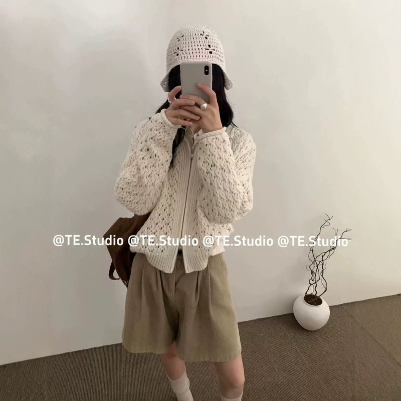 Elegant style with a lapel and zipper design, hollow-out knit cardigan for women, loose-fitting outerwear sweater jacket, trendy top Elegant style with a lapel and zipper design, hollow-out knit cardigan for women, loose-fitting outerwear sweater jacket, trendy top