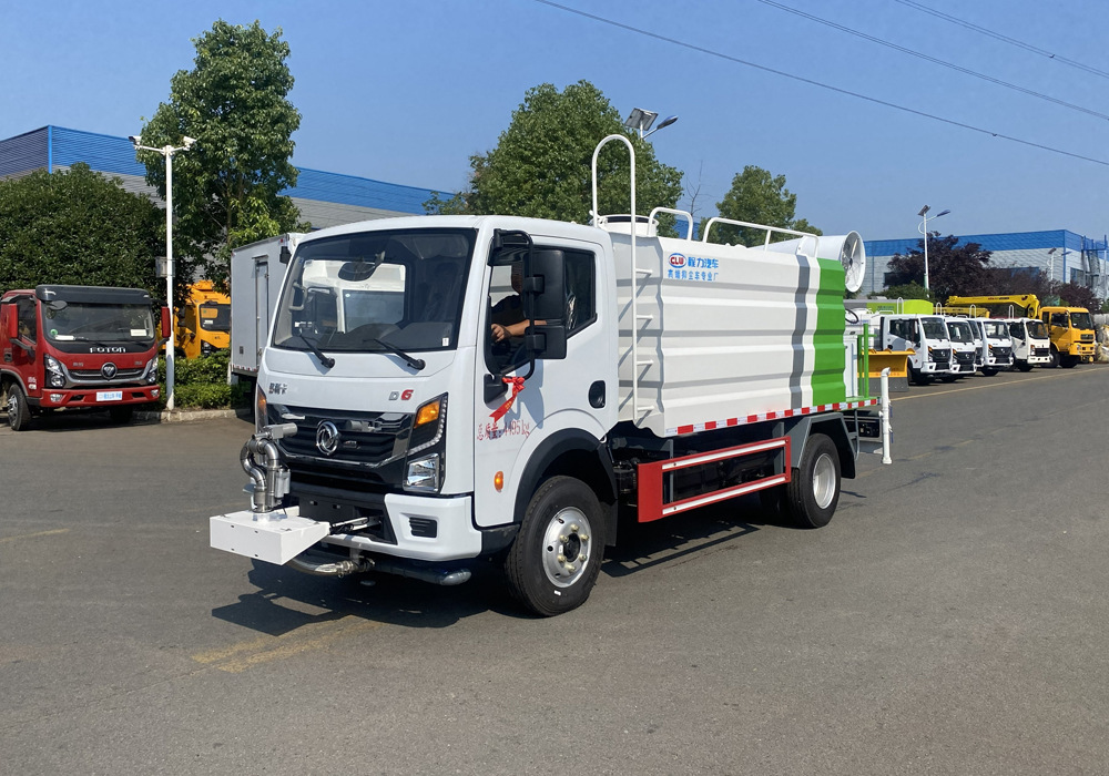 What is the price of the new Dongfeng 7-ton blue license plate fog cannon vehicle, Hubei Chengli brand Dolica 7-cubic-meter dust suppression vehicle?