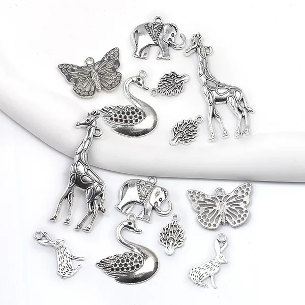 Wholesale animal series rabbit giraffe peacock pendant vintage alloy jewelry accessories A800340