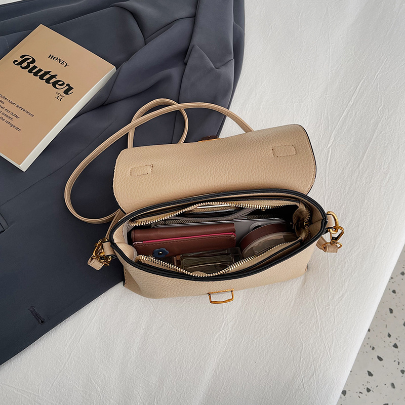 Bolsos de alta calidad para mujer 2024 nueva moda popular bolso de mensajero de un solo hombro versión coreana del bolso cuadrado pequeño portátil de viaje salvaje