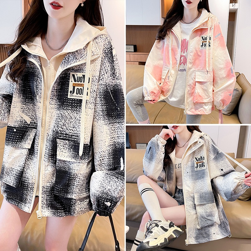 Faux two-piece workwear jacket for girls, spring and autumn 2025 new loose-fitting Chanel-style plaid hooded top, trendy on Instagram.