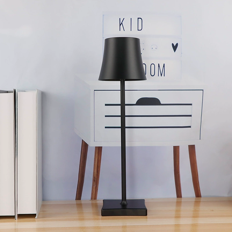 Трансграничный креативный простой барный зарядный светильник Открытый обеденный стол Маленькая настольная лампа Ретро прикроватная лампа для спальни