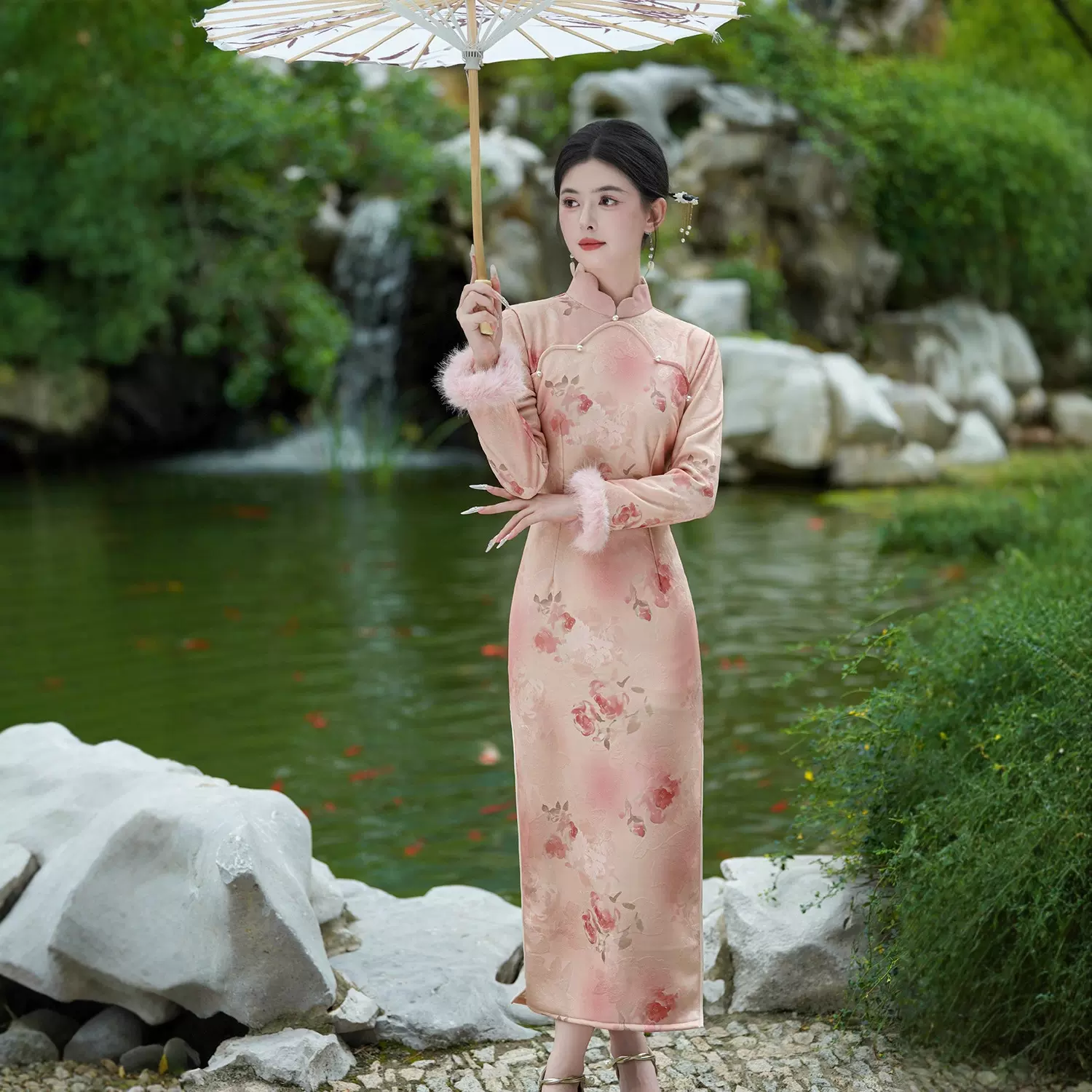 朝花夕拾2025新款改良旗袍收腰刺绣修身连衣裙原创自制高级温柔