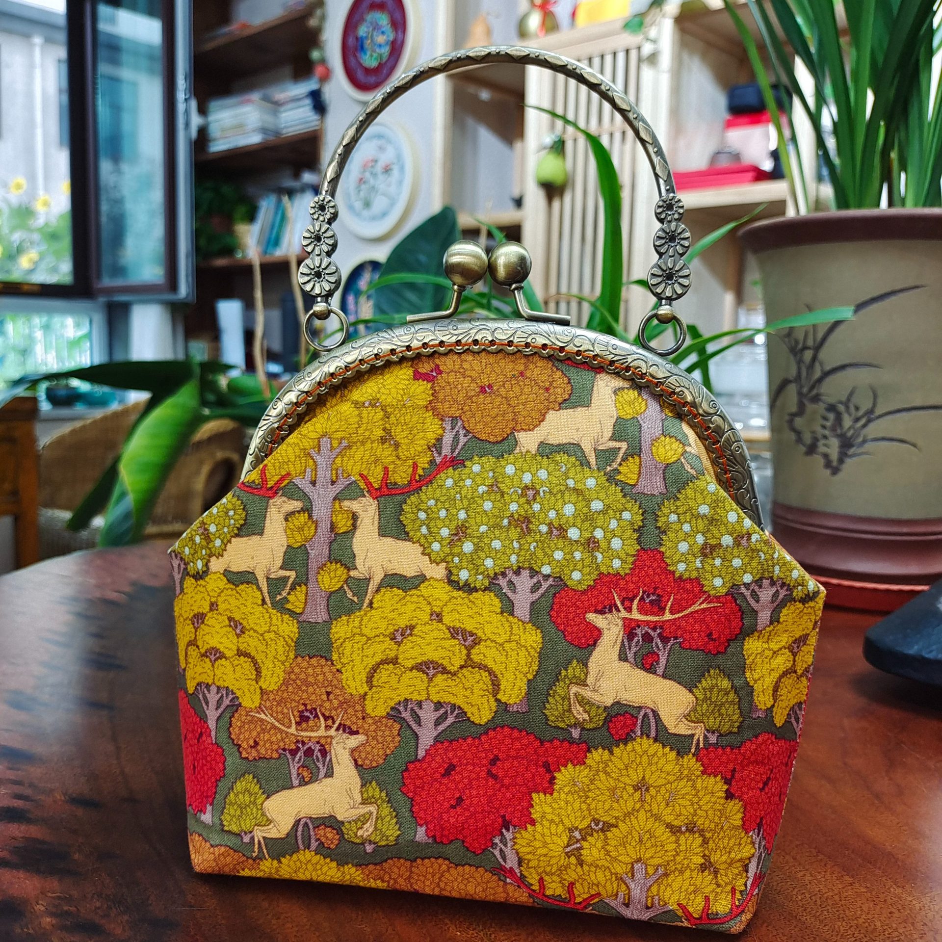 Nuevo estilo creativo hecho a mano diy billetera boca bolsa de oro bolsa de almacenamiento de material auto-bordado bolsa de patchwork bolsa de mensajero