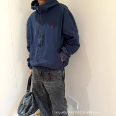 元工場の品質2025春の新型r1小馬標刺繍フード付きジッパージャケットのゆるいカップル