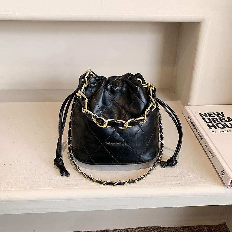 Autumn classic elegant sophisticated one-shoulder bag with diamond…