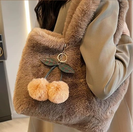 钥匙扣;女士斜挎包;成人帽