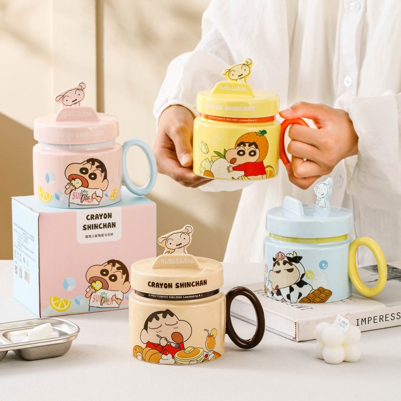 Crayon Shin-chan soporte de marca compartida taza de cerámica con tapa taza de desayuno de dibujos animados lindo de alto valor taza de pareja