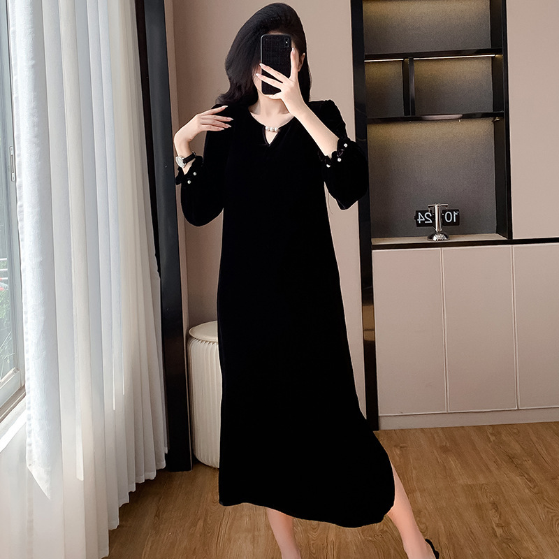 Elegant and luxurious velvet dress for women, 2026 autumn/winter collection, slimming fit, Hepburn-style black long dress, versatile Elegant and luxurious velvet dress for women, 2026 autumn/winter collection, slimming fit, Hepburn-style black long dress, versatile
