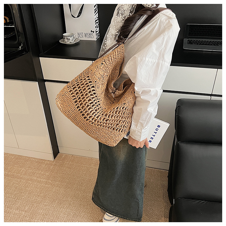 2025 New summer French laid-back seaside vacation bag, niche straw woven bag, hand-woven women's bag, large capacity undefined
