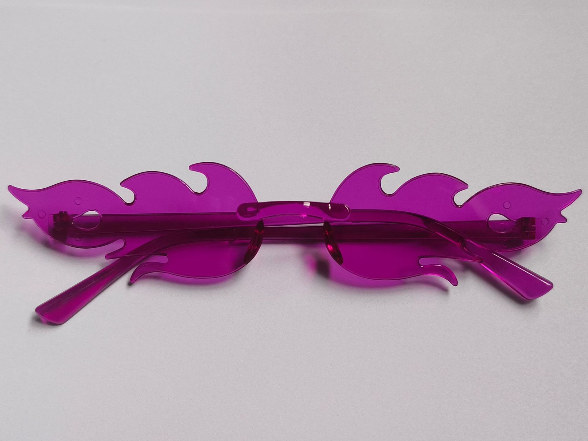 Lentes de Sol Sin Marco Estilo Fuego de PC para Fiestas y Moda image 25