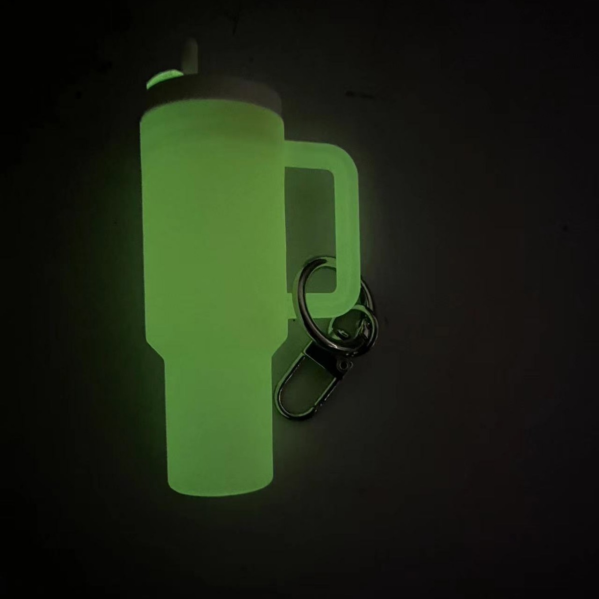 야광 연한 녹색