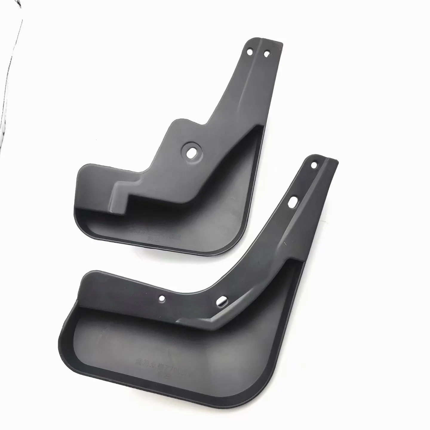 Aplicable a Zhongtai Z700 para neumáticos de automóviles, fábrica de barro, venta directa de un agente