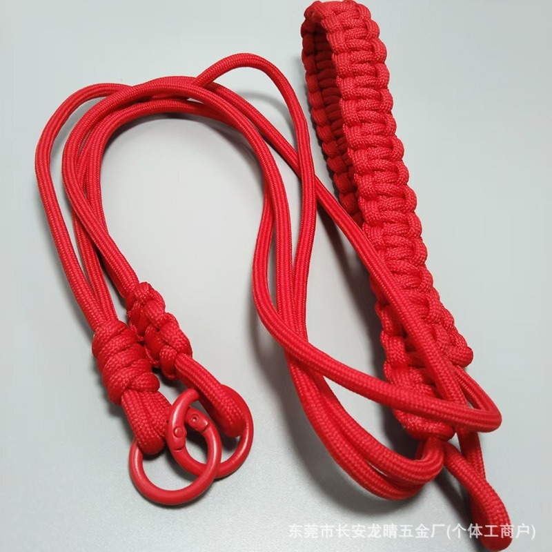 携帯電話のストラップは、編み物のストラップを調節することができます。|undefined